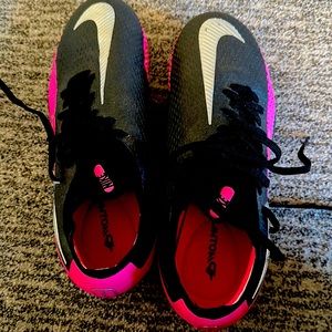 Nike Phantom cleats size 4.5 youth. Barely worn.